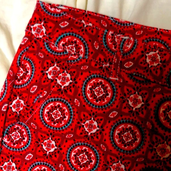 NWT Stretchy Comfort BEBOP Medallion Shorts - Picture 7 of 8